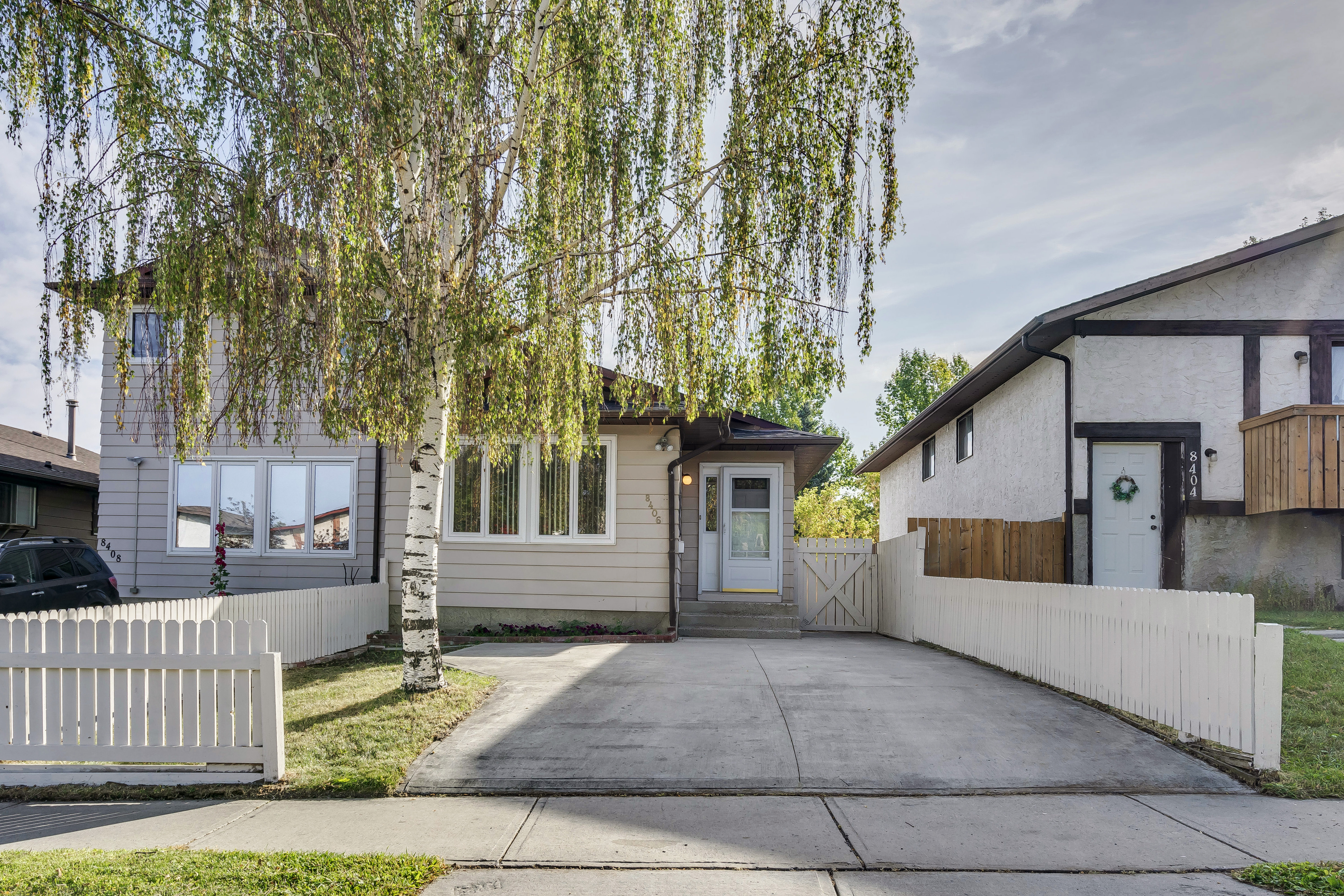 Happy Clients With Beddington Heights Successful Sale